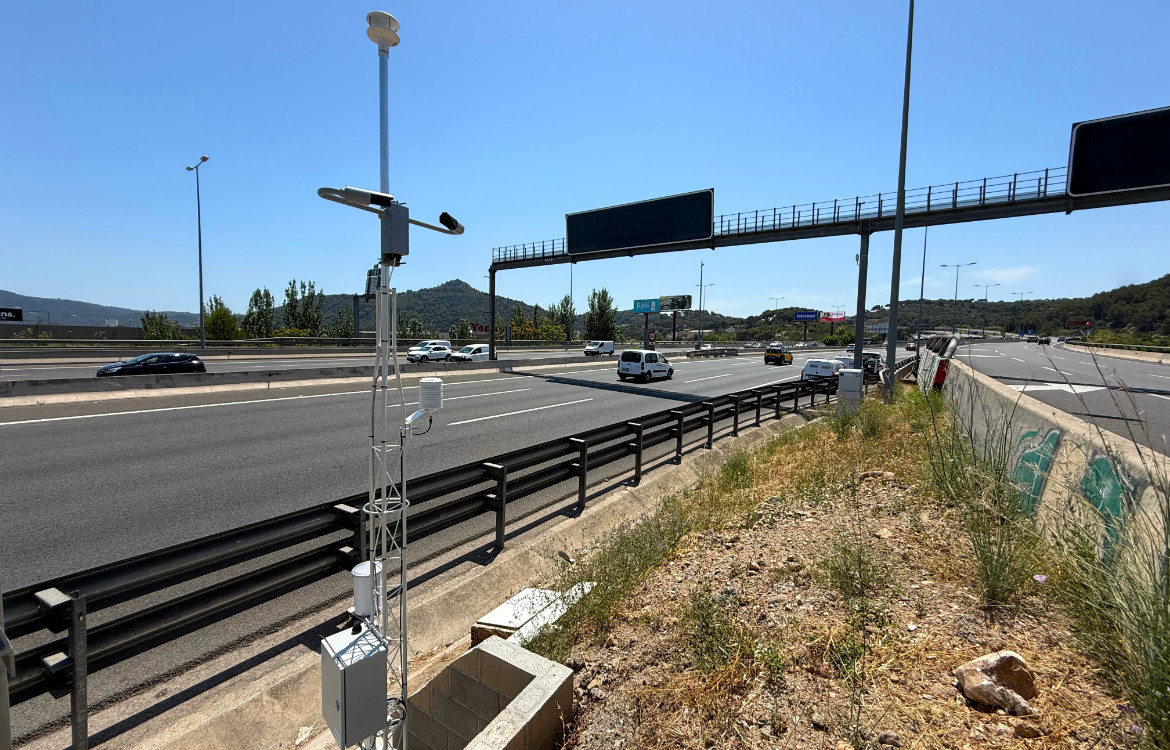 Weather monitoring on the C-58 motorway enhanced with three 3R AWS300 high-performance stations installed by Darrera Weather monitoring on the C-58 motorway enhanced with three 3R AWS300 high-performance stations installed by Darrera