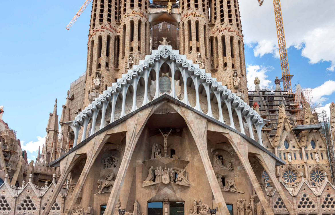 Darrera supplies an ultrasonic anemometer to the Expiatory Church of La Sagrada Família (Barcelona)