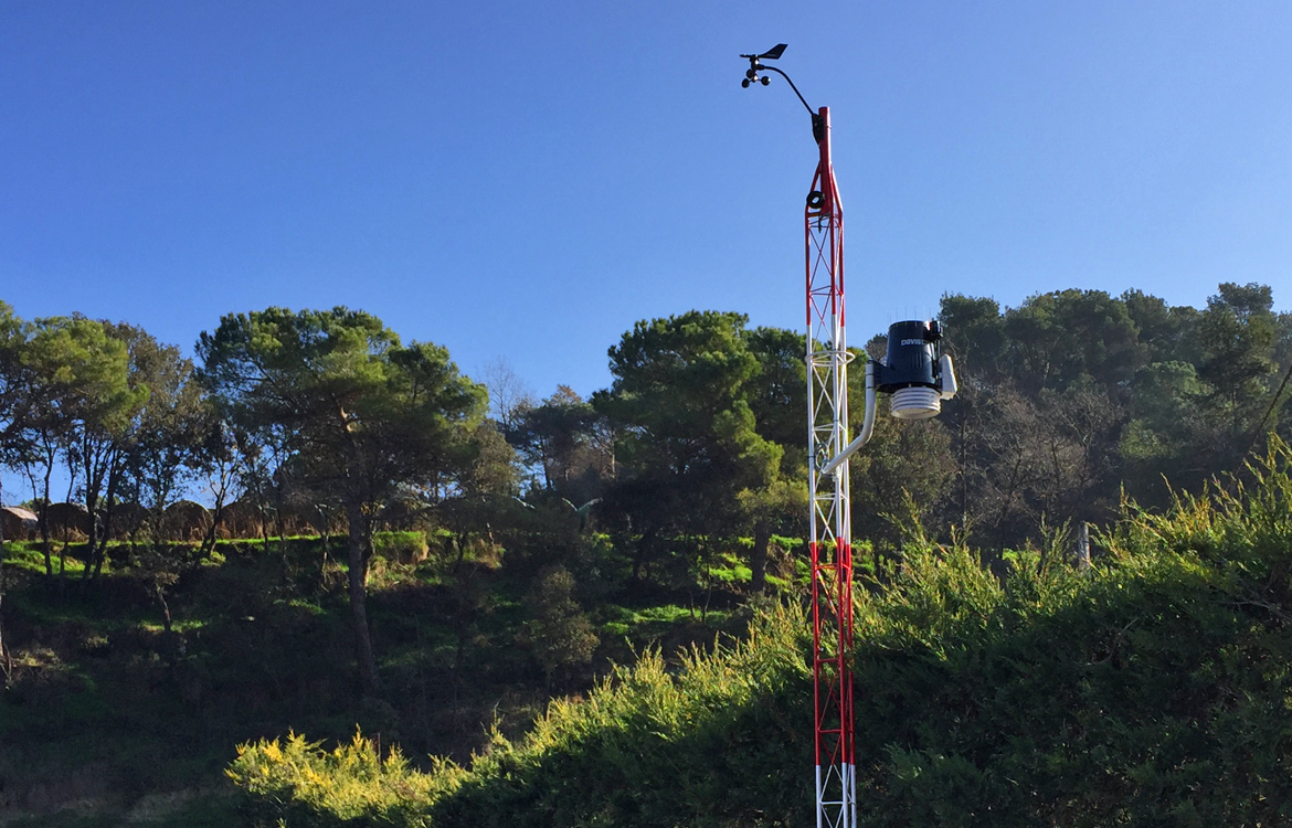 Darrera instala una estación meteorológica en una planta de compostaje