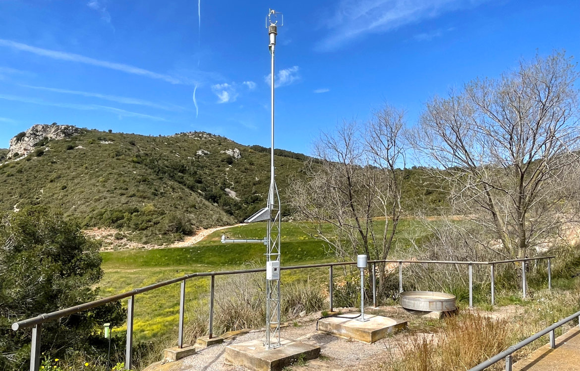 Darrera carries out the complete renovation of the weather station installed at the Vall d’en Joan landfill site in Barcelona Darrera carries out the complete renovation of the weather station installed at the Vall d’en Joan landfill site in Barcelona